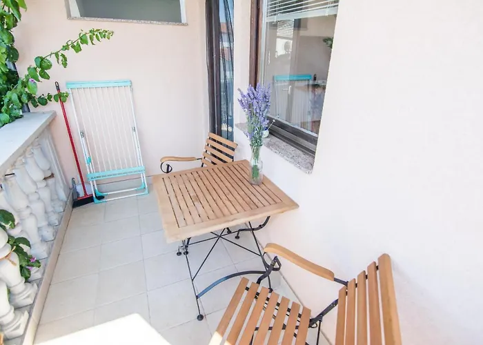 アパート Makii ビオグラード・ナ・モル