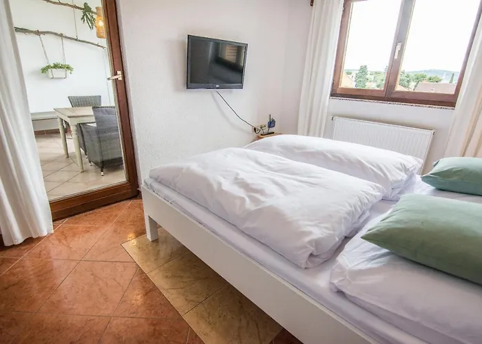 アパート Makii ビオグラード・ナ・モル