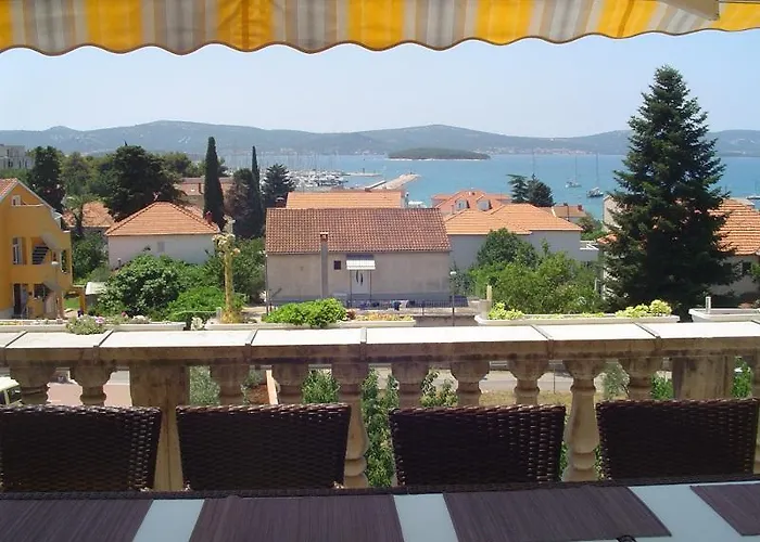 アパート Makii ビオグラード・ナ・モル