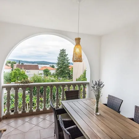 Makii * Biograd Na Moru