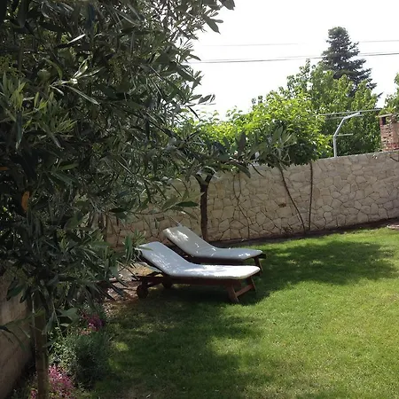 Makii Biograd Na Moru